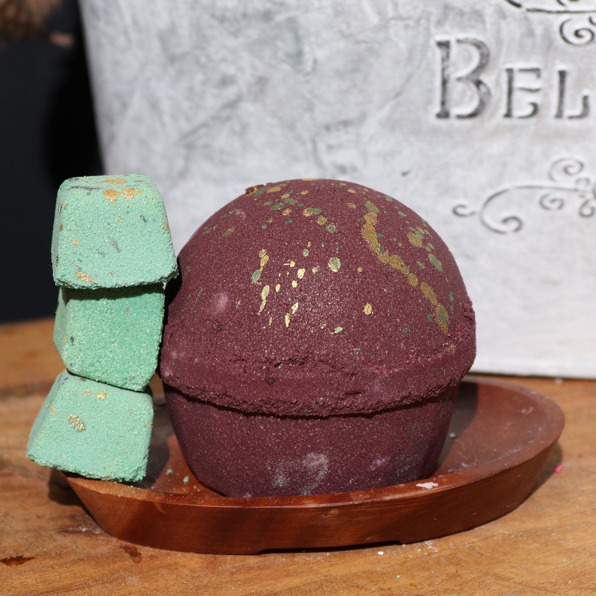 Dubai Bath Bomb - Emerald Oudh Truffle  Dubai Bath Bomb - Emerald Oudh Truffle
