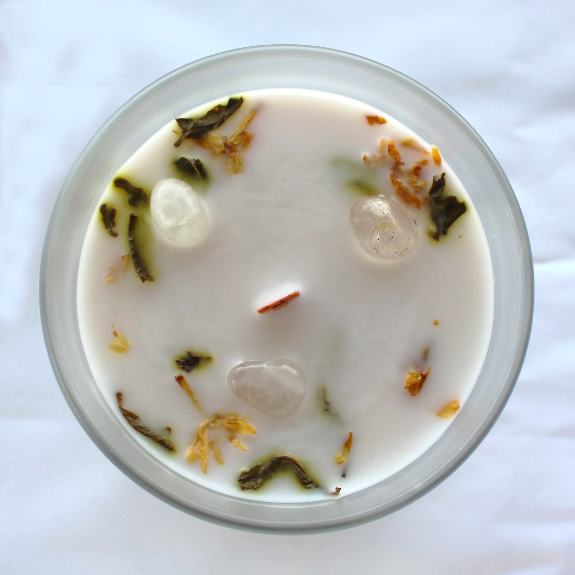 Jasmine and Crystal Quartz Gemstone Candle - Spiritual Balance  Jasmine and Crystal Quartz Gemstone Candle - Spiritual Balance